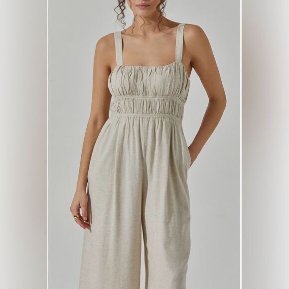 ASTR the Label NWT Wide Leg Cream Jumpsuit XL - Picture 3 of 9